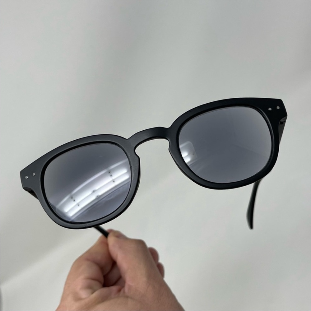 Ellen DeGeneres Sunglasses +2.50